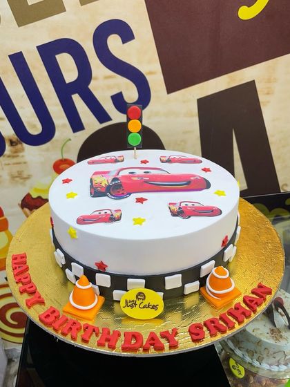 Kids' Character & Cartoon Cakes photo 41