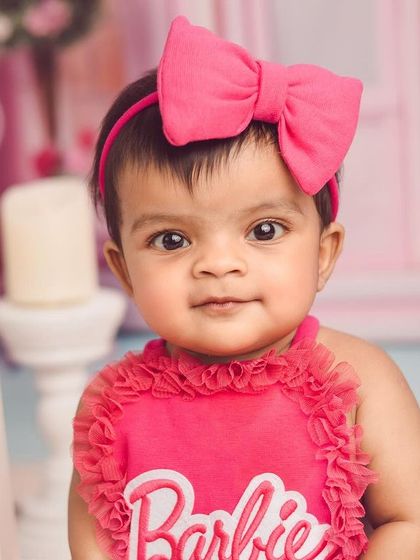 Come on Barbie, let's go party. Our all-pink Barbie theme is perfect for your little doll, with a dreamy dollhouse backdrop and chic accessories.