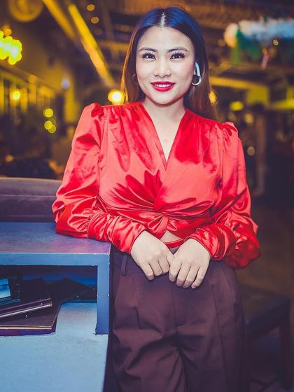 A stylish guest at Gawky Goose.