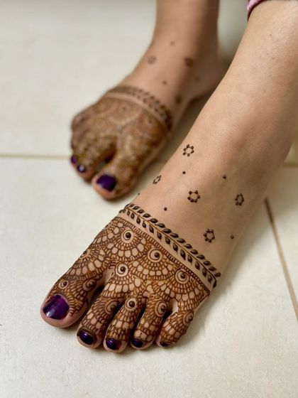 Mitali - Mehendi for Special Occasions Beautiful Henna for Feet photo 22
