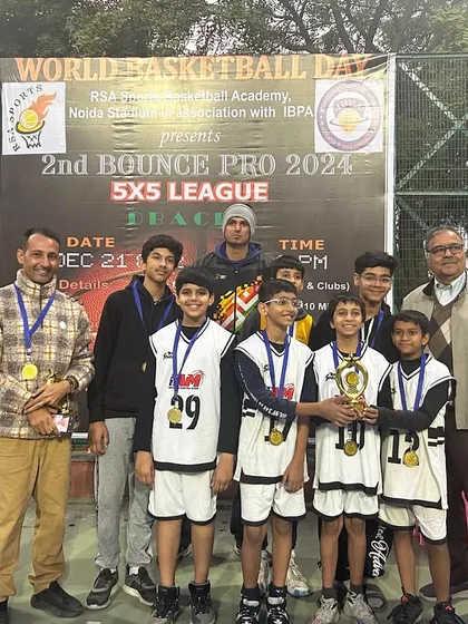 Our U-15 boys' team celebrating their first-place win at the 2nd Bounce Pro 5x5 League.
