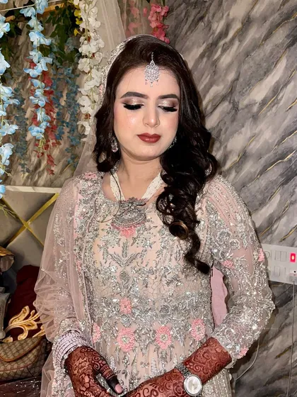 That glow is everything. My beautiful bride Umama, looking radiant for her Walima in a stunning pastel pink and silver gown.