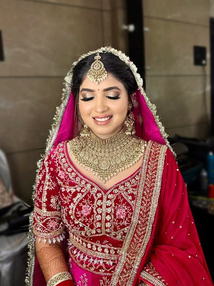 Modern & Pastel Bridal Looks photo 22