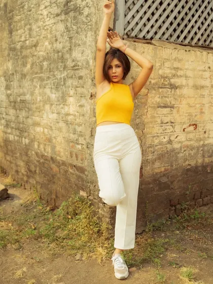 Chasing the golden hour light is always worth it. This outdoor fashion shot uses the warm, soft light of the late afternoon to create a beautiful, flattering glow and rich colors, all done in-camera with minimal adjustments.