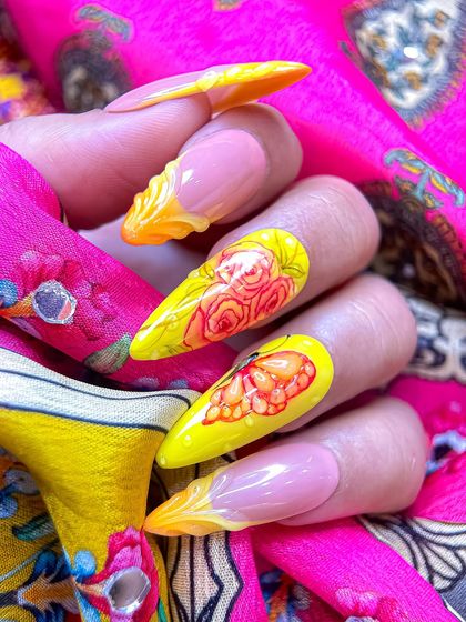 Celebrate with Style: Festive Nail Designs photo 13