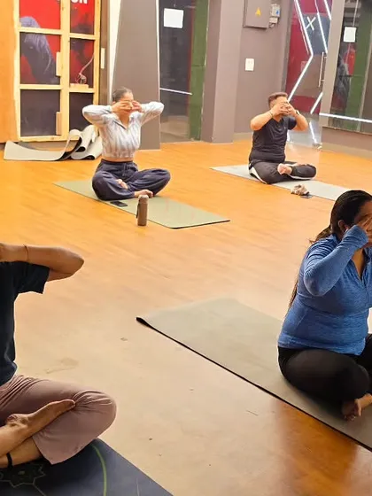 Bhramari Pranayama has numerous benefits, including enhancing sleep quality, improving hearing, and alleviating anxiety. It's a key practice for mental well-being.