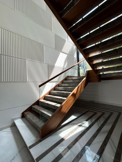 Sculptural Details & Material Craft photo 3