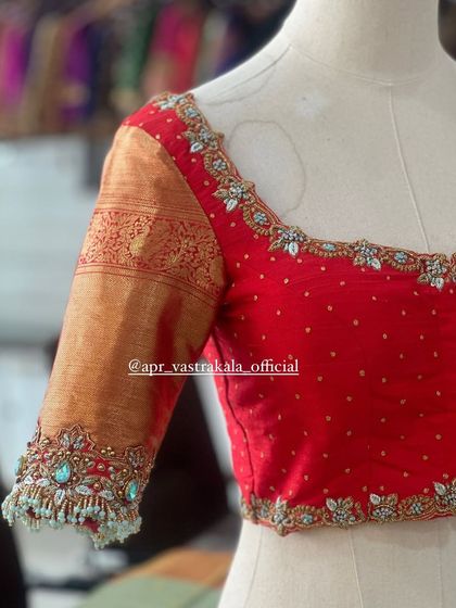 Another angle of the sleeve detail.