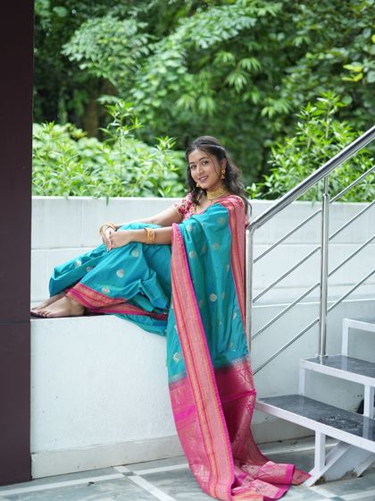 A relaxed and happy moment in a beautiful Nauvari. It’s all about feeling comfortable and confident in what you wear.