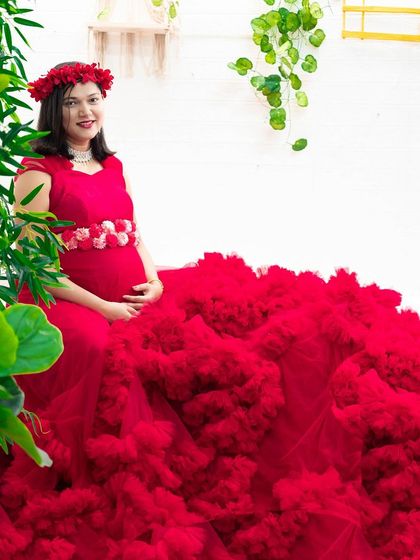 Dee Yashaswini - Occasion Wear Rentals Complete Maternity Shoot Packages photo 5