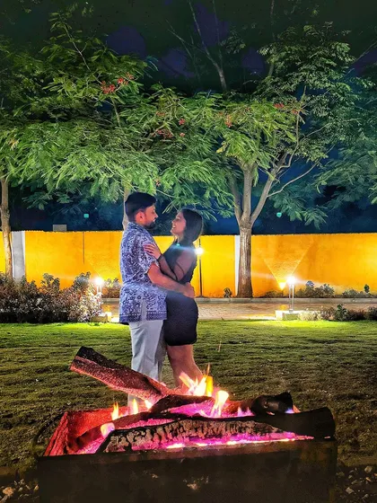 End your day of adventure with a cozy, romantic moment. We can arrange special experiences like this bonfire for couples at our Nandi Hills retreat, perfect for making lasting memories.