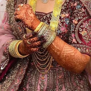 Hajira Mehendi Artist