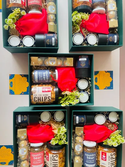 I can prepare large orders of these elegant Diwali gift boxes. They are perfect for corporate clients or for gifting to your entire family.