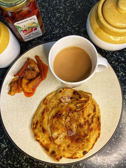 A perfect breakfast for a chilly winter morning. A hot laccha paratha with a cup of chai and our seasonal Gajar Gobhi Shalgam pickle. It’s pure comfort.