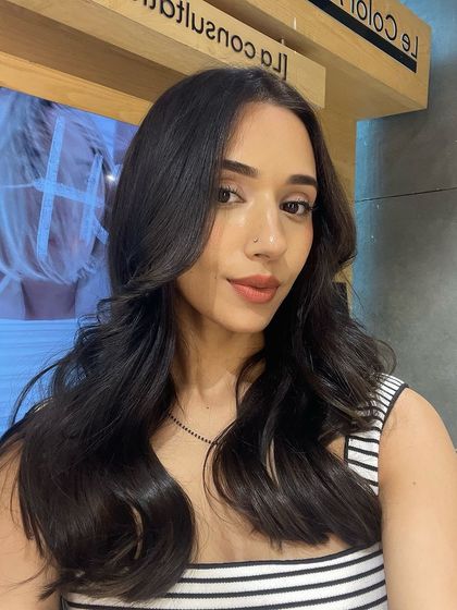 A closer look at the soft layers and natural-looking colour that gives a sophisticated feel.