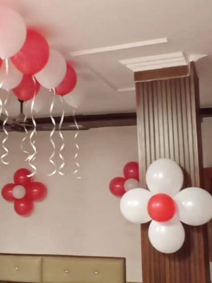 Intimate Birthday Room Setups photo 21