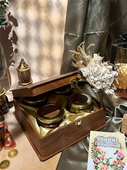 A classic wooden box with a simple, elegant design. It's a versatile choice that can be used for any festive occasion.