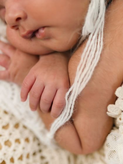 Those tiny, perfect hands. I always make sure to capture the little details during my newborn and milestone sessions, because they grow and change so fast.