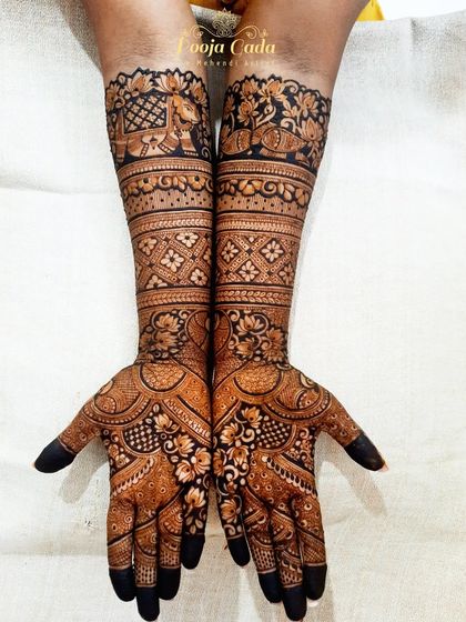A typical traditional bridal henna without human figures, featuring beautiful floral and geometric patterns for a bride who loves classic elegance.