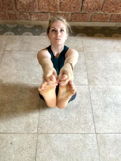 Pratyaksha Yoga - Yoga Teacher Training Asana & Movement Practice photo 9