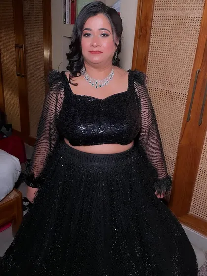 Confident and glamorous. This party look is all about feeling great and looking fabulous.