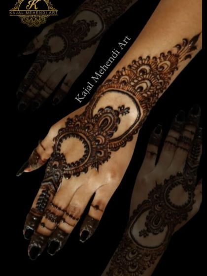 This elegant Arabic-style 'beil' or vine pattern is a timeless choice for any party or function. It gracefully flows along the hand and wrist.