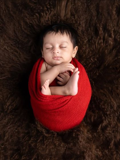 Newborn Dreams: Posed & Swaddled photo 7