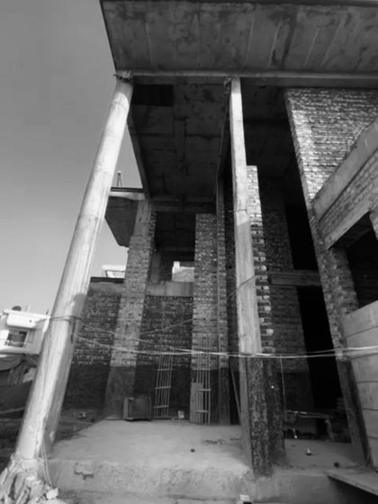 This shot from a 15,000 sq. ft. project under construction highlights the bold concrete overhangs and layered massing. Even before finishes are applied, the structure speaks to our focus on scale, proportion, and deep structural detailing.