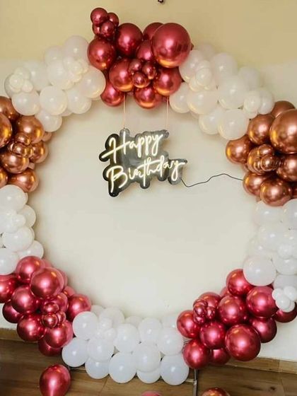Birthday Balloon Arches & Backdrops photo 38