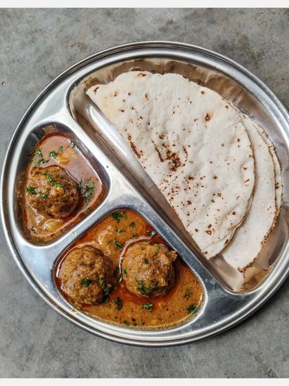 The perfect pairing: my rich and earthy Khaima Unde Saaru served with soft, handmade Akki Rotti. This is how we enjoy this classic dish at home.