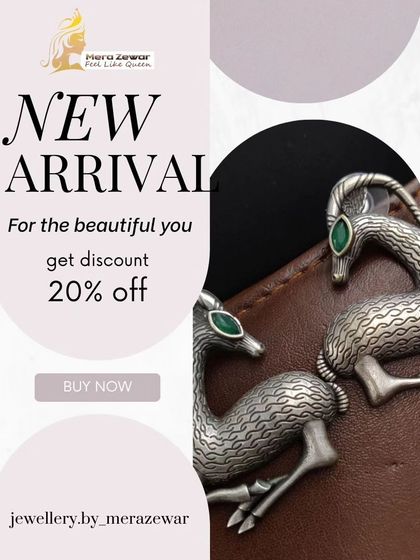 The same goat-shaped stud design, here with a green gemstone eye. These earrings are crafted to be timeless pieces that add an element of surprise to your outfit.