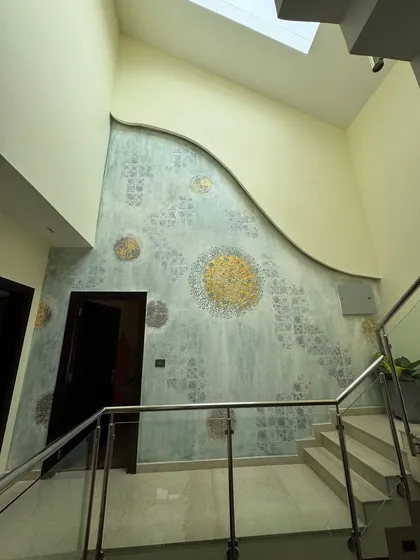 The finished magnificent design on the big wall the client gave me. I'm so happy I could pull this off!