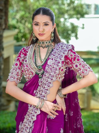 A powerful pose from my modern Navari bride. The makeup is kept elegant and clean to let the stunning outfit and jewelry make a statement.