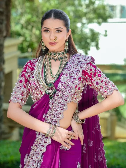 A powerful pose from my modern Navari bride. The makeup is kept elegant and clean to let the stunning outfit and jewelry make a statement.