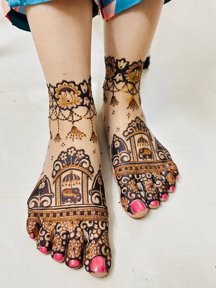 Elegant Feet Mehendi photo 9