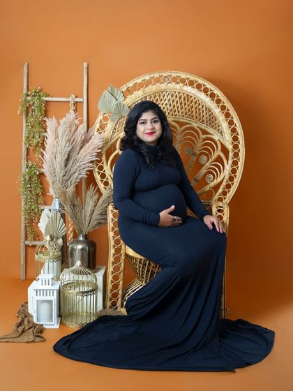 Lens And Stories - Maternity Photography The Glow of Motherhood: Solo Portraits photo 10