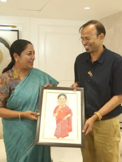 A pleasant moment sharing my artwork with Smt. Rekha Gupta ji.