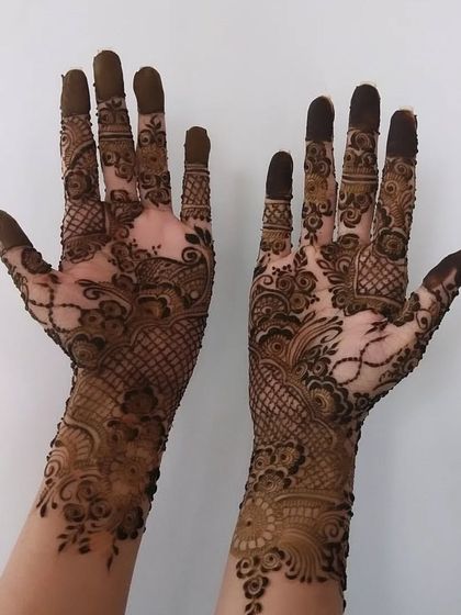 Humera and Shahista Roshan - Bridal Mehendi Modern & Arabic Fusion photo 7