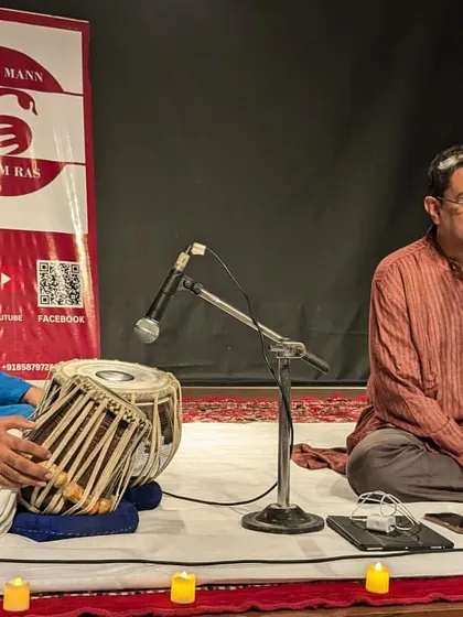 Listening intently to Pt. Shrinivas Joshi ji during our performance in Delhi.