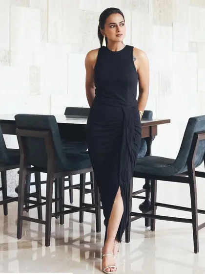 It was a pleasure styling the gorgeous Shraddha Srinath for her film promotions. For this look, we chose a powerful yet elegant black dress that combines a modern silhouette with classic style, ensuring she looked stunning for the cameras.