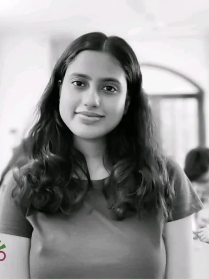 Meet Rishika! A community manager who loves to explore new food experiences but finds ultimate comfort in the Bengali meal of 'aloo posto-dal-bhaat' made by her father.