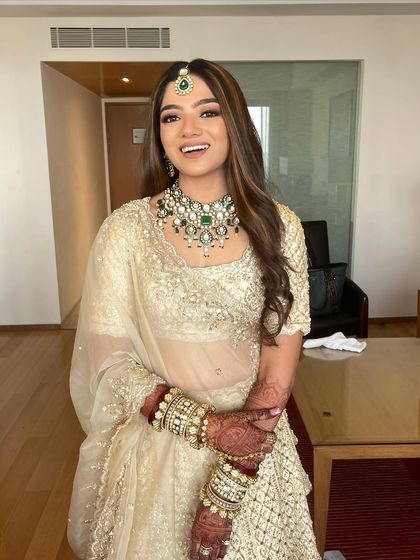 Timeless Wedding Day Looks photo 33