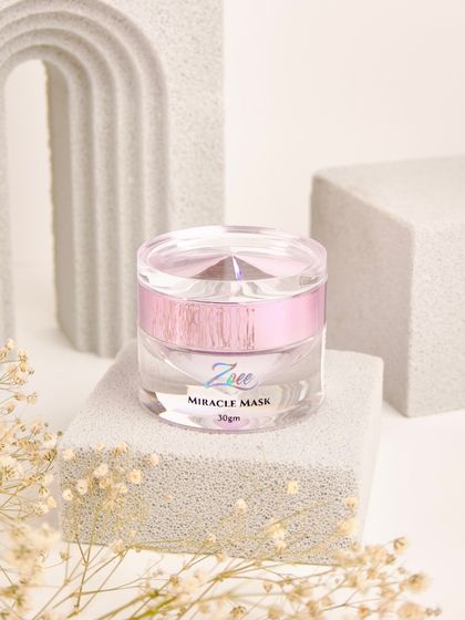 My Miracle Mask is your skin's reset button. Housed in this chic, crystal-cut jar, it's a weekly treatment to detox, hydrate, and boost your glow.
