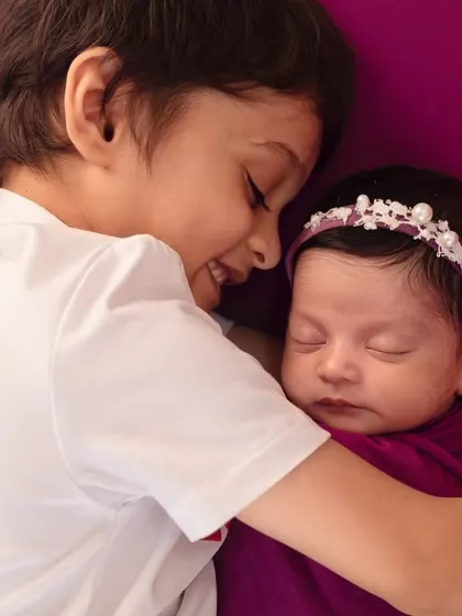 The sweet, protective embrace of a big brother meeting his newborn sister for the first time. These are the quiet, heartfelt moments between siblings that I feel so honored to capture.