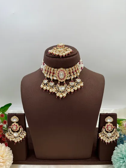 The full 'Darbaar' set in red.