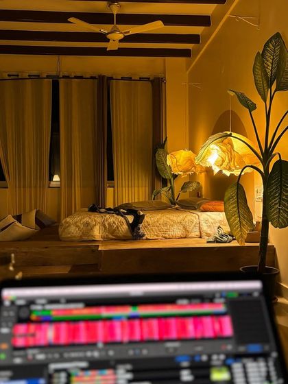 The view from my laptop during my Mumbai debut at antiSOCIAL. This is my perspective as I prepare to take the stage and make the crowd wobble.