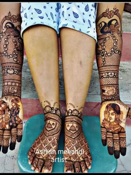 A full bridal set with portraits on the hands and matching designs on the feet, creating a cohesive and stunning look.