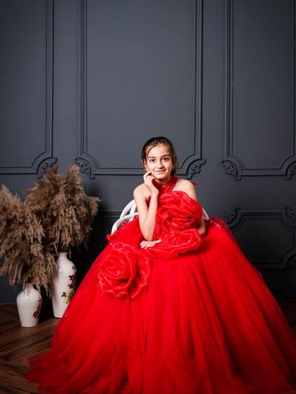 A beautiful, confident pose from our little model. I always work to make kids feel comfortable and have fun, so their true personality shines through in the photos.