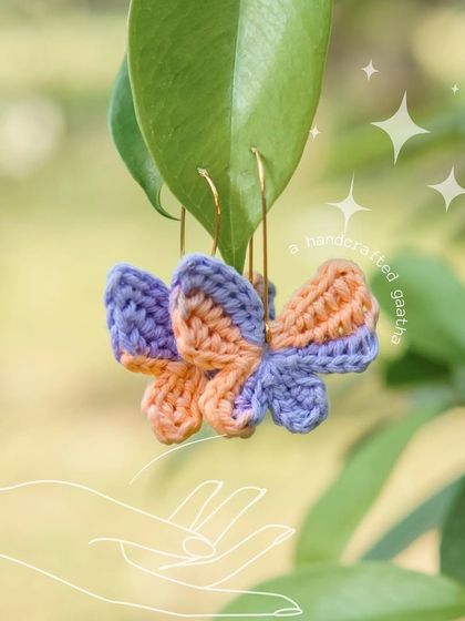 The last color combination for my gorgeous 'Titli' earrings. This peach and lilac version is so dreamy and perfect for spring.