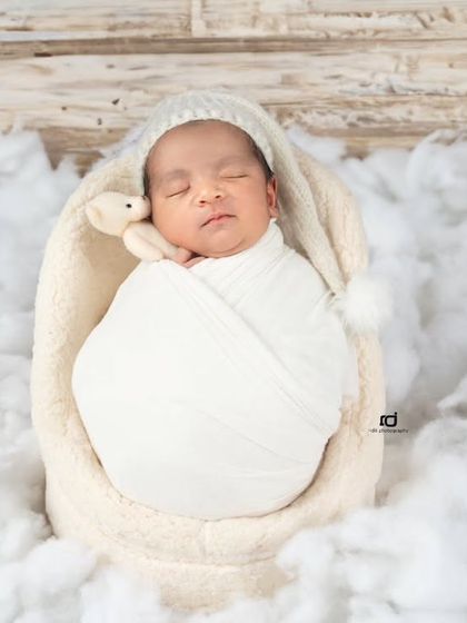 Newborn Dreams: Posed & Swaddled photo 5